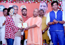 मुख्यमंत्री ने शहीद अशफाक उल्ला खां प्राणी उद्यान, गोरखपुर में तेंदुए के 02 मादा शावकों का नामकरण किया, सफेद बाघिन का क्रॉल से बाड़ा प्रवेश कराया