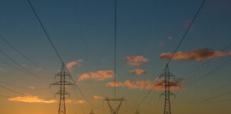 लखनऊ में होली पर बिजली विभाग ने जारी किए सख्त निर्देश, तीन दिन निर्बाध बिजली सप्लाई,