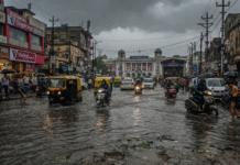 लखनऊ में झमाझम बारिश, गर्मी से मिली राहत लेकिन जलभराव से परेशानी!