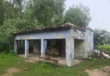 आंगनबाड़ी की 27 साल पुरानी जर्जर बिल्डिंग भरभराकर गिरी, 35 बच्चों की जान बाल-बाल बची