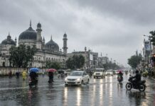 लखनऊ में मूसलाधार बारिश ने जनजीवन अस्त-व्यस्त किया, तापमान 10 डिग्री तक गिरा,