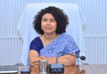 मण्डलायुक्त दुर्गा शक्ति नागपाल ने सड़क कनेक्टिविटी सुदृढ़ करने के लिए की पहल, प्रमुख मार्गों के नवीनीकरण एवं चौड़ीकरण पर दिया जोर