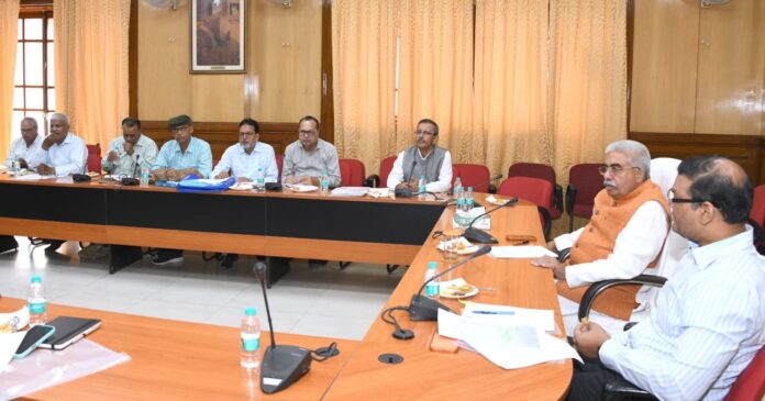 सरकारी अस्पतालों में बेडशीट, पिलो कवर (2)